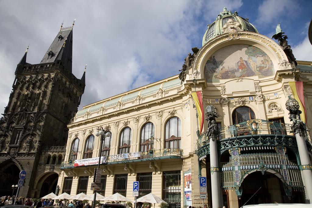 Apartment Central Florenc Praag Buitenkant foto